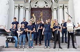 KTU pučiamųjų grupė „The BrassBees“: tarp inžinerijos, algoritmų ir meilės muzikai 