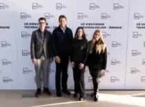 John Kazickas su stipendijas laimėjusiais KTU studentais