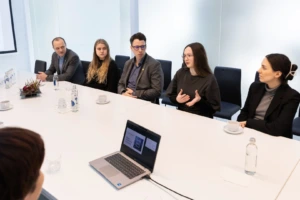 Kazickų &scaron;eimos fondo atstpvų susitikimas su KTU studentais ir administracijos atstovais